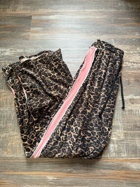 Leopard Print Cozy Jogger Pants with Pink Accent